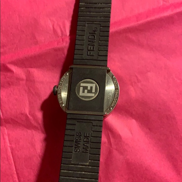 Unique Fendi watch 💕 - Picture 6 of 13